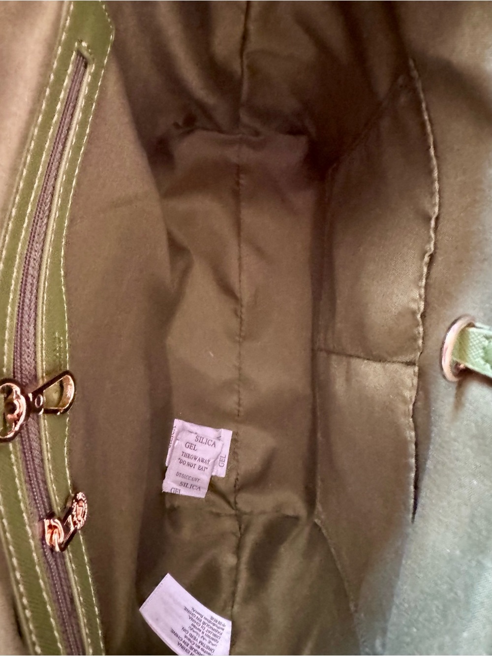 Valentino Orlandi Forest Green Vegan Leather Tote with Charm NWT - Picture 6 of 7